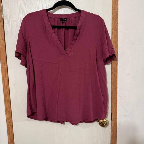 Torrid Flutter Sleeve Top – Size 0 - Picture 3 of 6